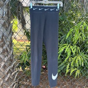 Nike Sportswear Club High Waisted Black Leggings Womens Small Athletic Swoosh